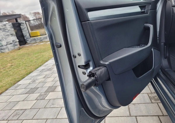 Skoda Superb cena 94000 przebieg: 166000, rok produkcji 2020 z Wałcz małe 497